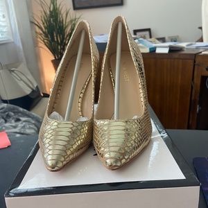 Brand New Nine West Gold Pattern Heels